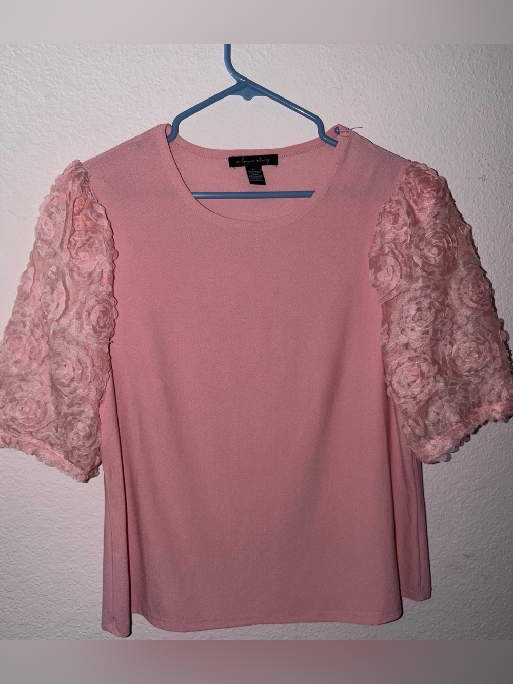 Feminine Pink Puff-Sleeve Blouse